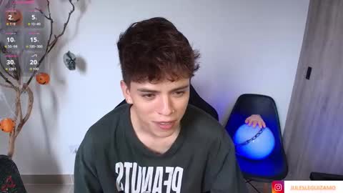 Snapshot of stev_austin_ chatting on 10-17-25, 07:16 Stev austin online show from 10-17-25, 07:16