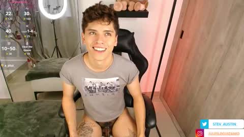 Snapshot of stev_austin_ chatting on 11-26-25, 10:11 Stev austin online show from 11-26-25, 10:11