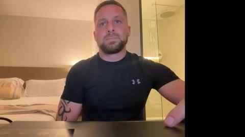 steve897819 online show from 09-30-25, 07:41