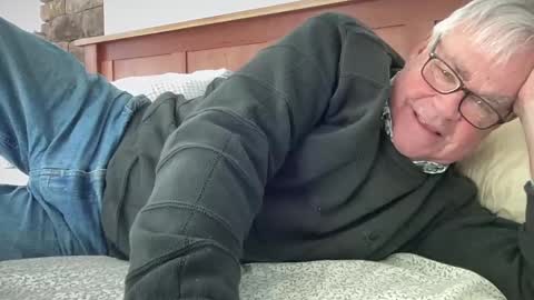 Snapshot of steve988279 chatting on 02-22-25, 02:19 Steve online show from 02-22-25, 02:19