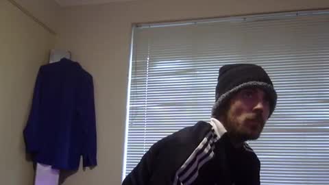 Snapshot of steveaussie chatting on 01-05-25, 09:36 Australian420 online show from 01-05-25, 09:36