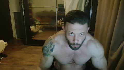 Snapshot of stevebulkzor chatting on 11-07-25, 11:05 Steve Oakenshield son of John son of Vasyl online show from 11-07-25, 11:05