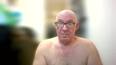 Snapshot of stevejons47 chatting on 02-24-25, 06:04 stevejons47 online show from 02-24-25, 06:04