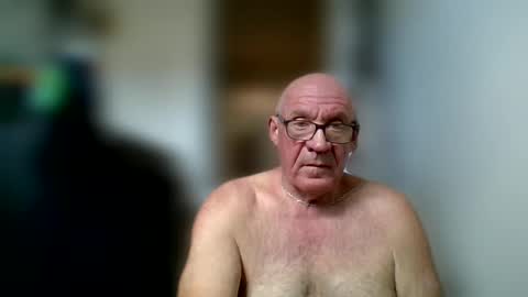 Snapshot of stevejons47 chatting on 09-09-25, 04:17 stevejons47 online show from 09-09-25, 04:17