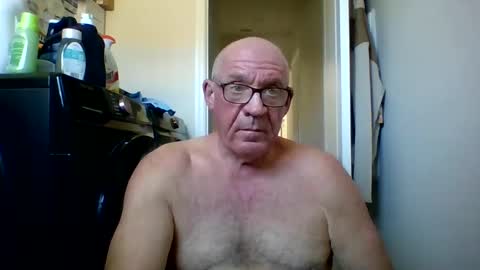 Snapshot of stevejons47 chatting on 09-24-25, 04:32 stevejons47 online show from 09-24-25, 04:32