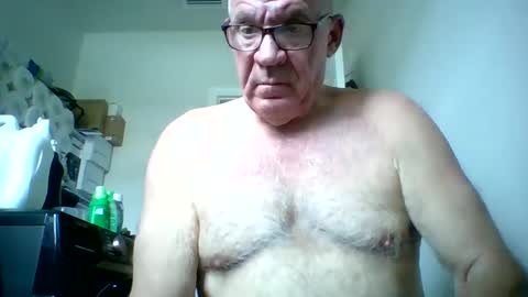 Snapshot of stevejons47 chatting on 10-11-25, 08:40 stevejons47 online show from 10-11-25, 08:40