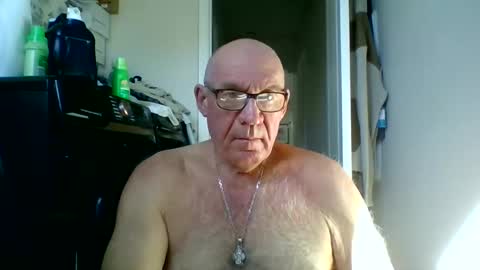 Snapshot of stevejons47 chatting on 10-20-25, 02:28 stevejons47 online show from 10-20-25, 02:28