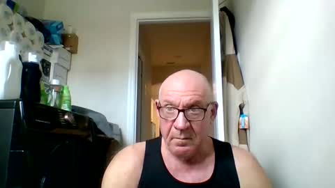 Snapshot of stevejons47 chatting on 12-18-25, 04:46 stevejons47 online show from 12-18-25, 04:46