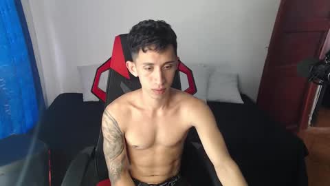 Snapshot of stevensex501 chatting on 01-04-25, 07:13 steven online show from 01-04-25, 07:13