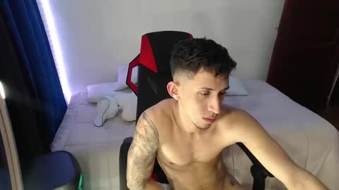 Snapshot of stevensex501 chatting on 01-25-25, 07:06 steven online show from 01-25-25, 07:06