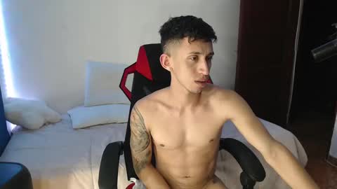 Snapshot of stevensex501 chatting on 02-07-25, 05:10 steven online show from 02-07-25, 05:10