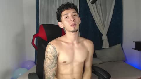 Snapshot of stevensex501 chatting on 10-07-25, 04:09 steven online show from 10-07-25, 04:09