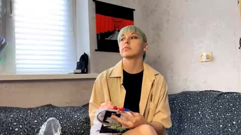 Stevie online show from 10-23-25, 04:45