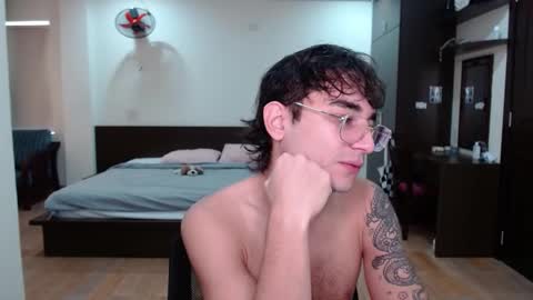 Alex   online show from 01-07-25, 03:14