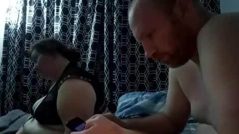 Snapshot of steversonadam0 chatting on 12-05-25, 02:31 AA online show from 12-05-25, 02:31