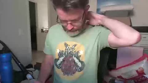 Snapshot of stevethetigerr chatting on 12-12-24, 05:31 SteveTheTigerr online show from 12-12-24, 05:31