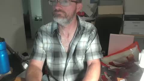 Snapshot of stevethetigerr chatting on 01-28-25, 10:34 SteveTheTigerr online show from 01-28-25, 10:34