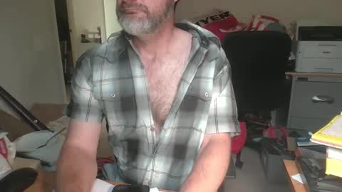 Snapshot of stevethetigerr chatting on 12-15-25, 12:48 SteveTheTigerr online show from 12-15-25, 12:48