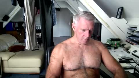 Snapshot of stevetwo chatting on 09-22-25, 11:23 stevetwo online show from 09-22-25, 11:23