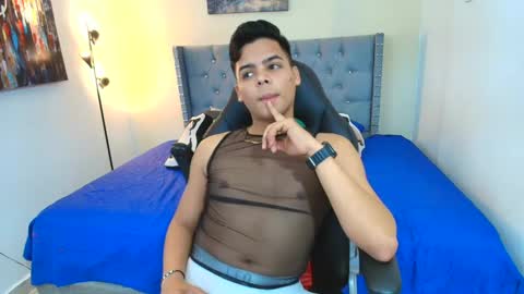 Snapshot of stewart_mateo_ chatting on 09-18-25, 02:35 stewart online show from 09-18-25, 02:35