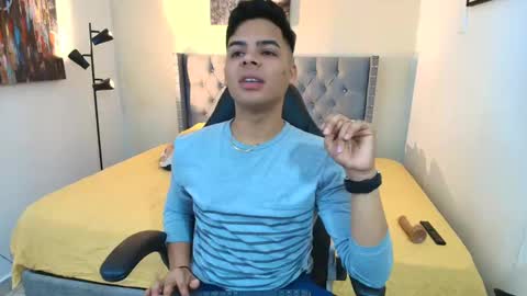 Snapshot of stewart_mateo_ chatting on 09-24-25, 02:48 stewart online show from 09-24-25, 02:48