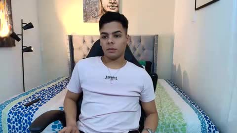 Snapshot of stewart_mateo_ chatting on 10-19-25, 02:12 stewart online show from 10-19-25, 02:12