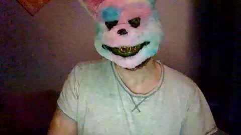 Snapshot of stickygeckon chatting on 01-18-26, 01:53 Mr.J online show from 01-18-26, 01:53