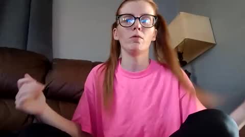 stickyredfunsize online show from 11-16-25, 04:56