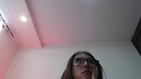 Snapshot of stiven_1_ chatting on 10-29-25, 09:05 stiven online show from 10-29-25, 09:05