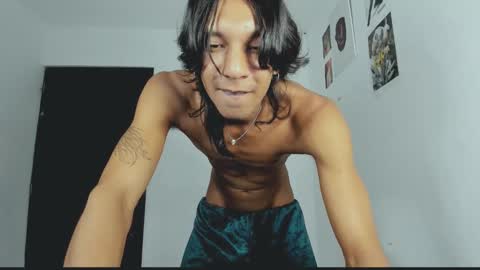 Snapshot of stiven_mystic chatting on 02-22-25, 04:09 Stiven Mystic online show from 02-22-25, 04:09