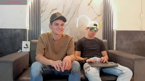 friends online show from 04-25-26, 04:04