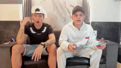 friends online show from 04-26-26, 03:48