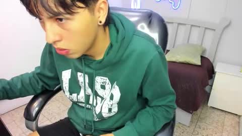 Snapshot of stiwentwink chatting on 09-26-25, 12:31 Stiwen online show from 09-26-25, 12:31