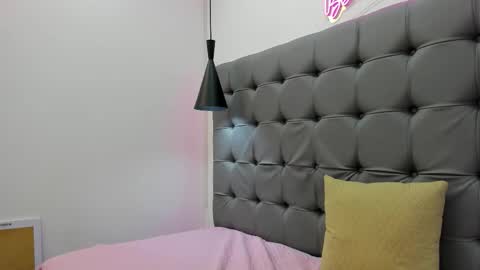 Snapshot of stiwentwink chatting on 10-02-25, 03:46 Stiwen online show from 10-02-25, 03:46