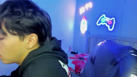 Snapshot of stiwentwink chatting on 10-07-25, 01:19 Stiwen online show from 10-07-25, 01:19