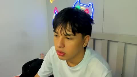 Snapshot of stiwentwink chatting on 10-12-25, 02:05 Stiwen online show from 10-12-25, 02:05