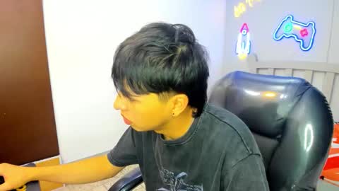 Snapshot of stiwentwink chatting on 10-17-25, 03:14 Stiwen online show from 10-17-25, 03:14