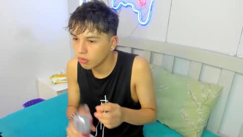 Snapshot of stiwentwink chatting on 11-11-25, 12:16 Stiwen online show from 11-11-25, 12:16