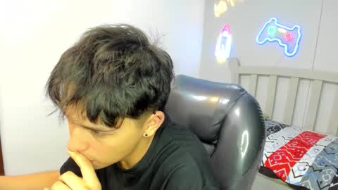 Snapshot of stiwentwink chatting on 11-14-25, 02:38 Stiwen online show from 11-14-25, 02:38