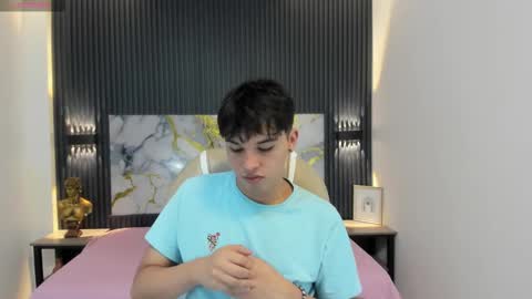 Snapshot of stiwentwink chatting on 11-16-25, 04:34 Stiwen online show from 11-16-25, 04:34