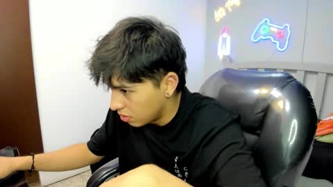 Snapshot of stiwentwink chatting on 11-29-25, 08:23 Stiwen online show from 11-29-25, 08:23