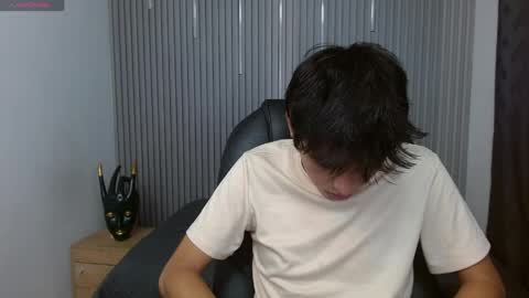 Stiwen online show from 04-08-26, 01:44