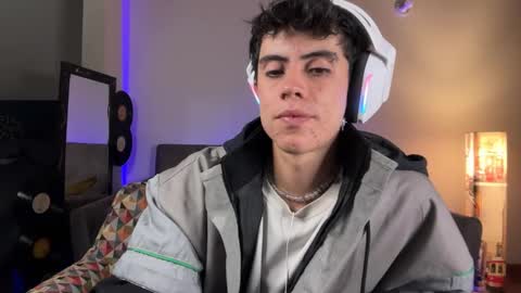 Stolas online show from 03-08-26, 12:08