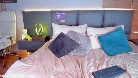 Snapshot of stone_lee_ chatting on 01-23-25, 10:32 Stone Lee  online show from 01-23-25, 10:32