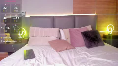 Snapshot of stone_lee_ chatting on 10-13-25, 08:47 Stone Lee  online show from 10-13-25, 08:47