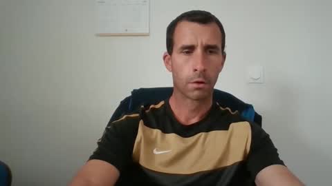 Snapshot of storanex chatting on 10-21-25, 01:45 storanex online show from 10-21-25, 01:45