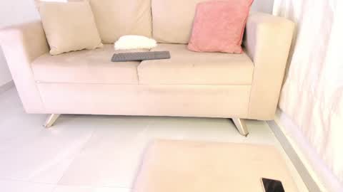 Zoe -INDEPENDENT MODEL online show from 04-29-26, 11:36