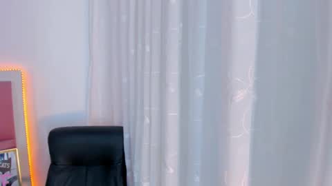 Snapshot of stormihills chatting on 03-04-25, 01:38 Sweety Stormi  online show from 03-04-25, 01:38