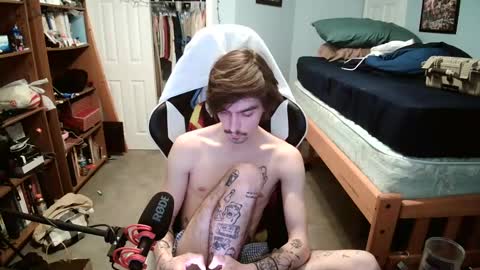 str8whiteboy21 online show from 01-28-25, 07:21