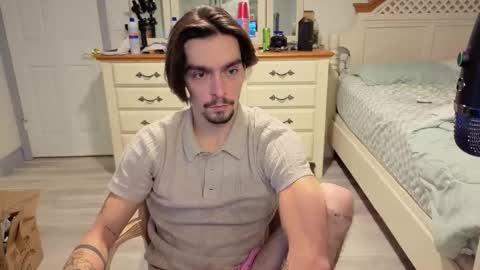 Snapshot of str8whiteboy21 chatting on 11-28-25, 02:14 str8whiteboy21 online show from 11-28-25, 02:14